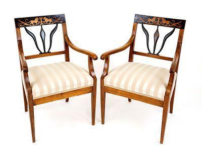 Paar Armlehnstühle im Biedermeierstil um 1900, Kirschbaum tlw. ebonisiert, Rückensteg 