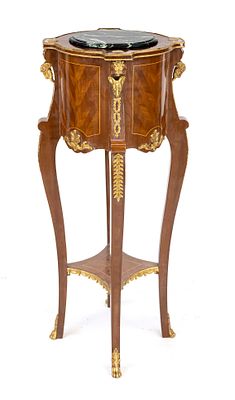 Dekoratives Palmenpostament, 21. Jh., Mahagoni mit Fadeneinlagen und Messingapplikationen 