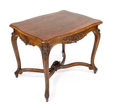 Beistelltisch, 19. Jh., Nussbaum, geschweiftes Gestell mit korrespondierender Platte, Zarge mit 