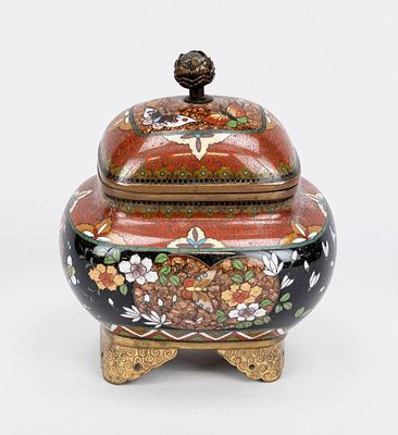 Cloisonné lidded box or koro, Japan, circa 1900 (Meiji period), bulbous body with floral 