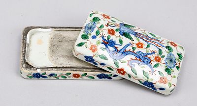 Doucai lidded box (for inkstone), China, 19th century (Qing). Decorated all around with dragon 