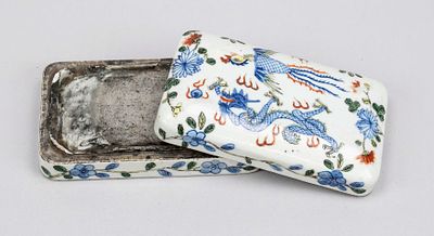 Doucai lidded box (for inkstone), China, 19th century (Qing). Decorated around the 