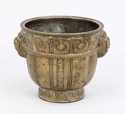 Incense burner, censer, China, exact age uncertain, bronze. Wall with relief decoration 