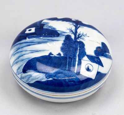 Blue and white lidded box, China, probably 19th century (Qing). Cobalt blue decoration, on the 