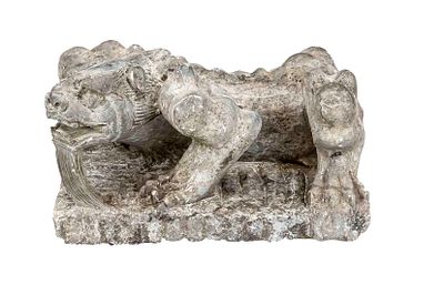 Large mystical mythical creature, China, 20th century, stone. Stride on a rectangular plinth 