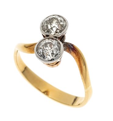 Toi et Moi ring, circa 1900, yellow gold/white gold 750/000, unmarked, tested, with 2 old-cut 