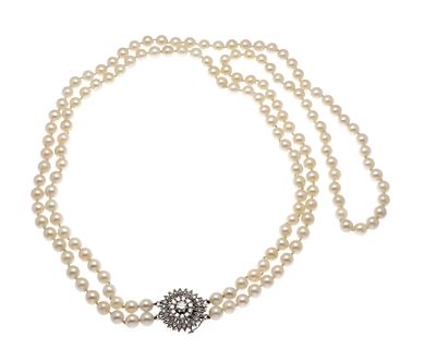 Double-row Akoya diamond necklace with box clasp WG 750/000 set with 12 brilliant-cut diamonds 