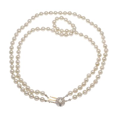 Double-row Akoya necklace with plug clasp WG 585/000 set with one Akoya pearl 4.8 mm and 6 