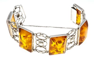 Fischland amber bracelet, 835/000 silver set with 5 honey amber cabochons, 27 x 20 mm, W. 29 mm 