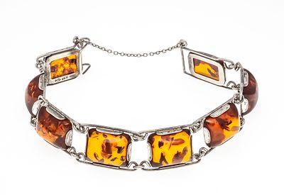 Fischland amber bracelet, 835/000 silver set with 8 honey amber cabochons 16 x 13 mm, W. 16 mm 