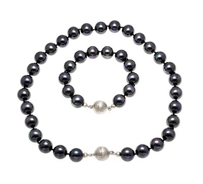 2-piece artificial pearl set with 2 large magnetic ball clasps, 925/000 silver, matt finish, D. 