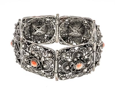 Coral bracelet, silver, fine workmanship with 6 round coral cabochons, 4.5 mm, push clasp, L. 