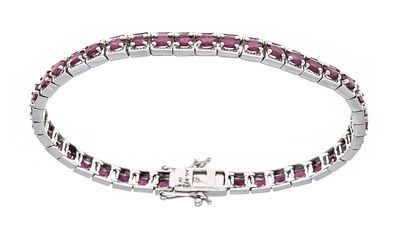 Harry Ivens ruby bracelet, 925/000 silver with 40 oval faceted rubies, 3 x 4 mm, total 8.1 ct 