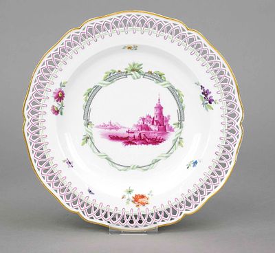 Dessert plate, KPM Berlin, circa 1780, 1st choice, English smooth shape with pointed arch 