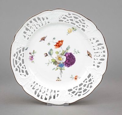 Dessert plate, KPM Berlin, circa 1780-1800, 1st choice, antique zigzag shape with openwork 