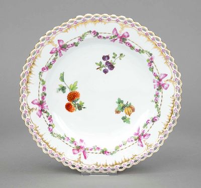 Dessert plate, KPM Berlin, circa 1775, 1st choice, K&ouml;nigsglatt shape with openwork edge 