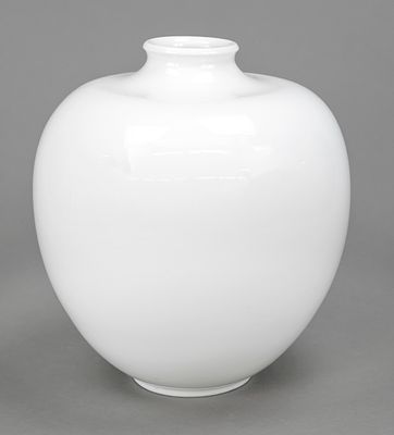 Large vase, KPM Berlin, marked before 1945, second choice, spherical shape, designed by Trude 