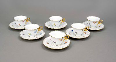 Six mocha cups with saucers, Meissen, marks after 1934, 1st choice, bell shape with shell 