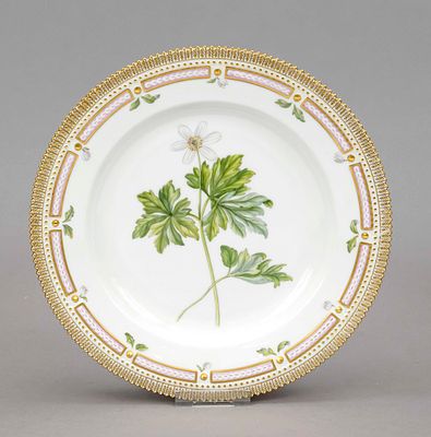 Plate, Royal Copenhagen, marked 1969-73, 1st choice, from the famous Flora Danica service 
