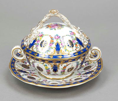 Large soup cup with lid and saucer, Carl Thieme, Potschappel/Dresden, marked since 1901, curved 