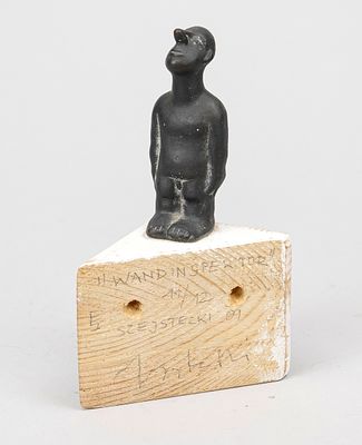 Eberhard Szejstecki (*1958), ''Wall Inspector,'' patinated bronze on whitewashed wooden base 