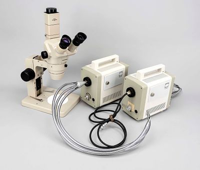 Olympus SZ40 zoom stereo microscope, with SZ-PT camera attachment and 2 Schott KL 150 B cold 