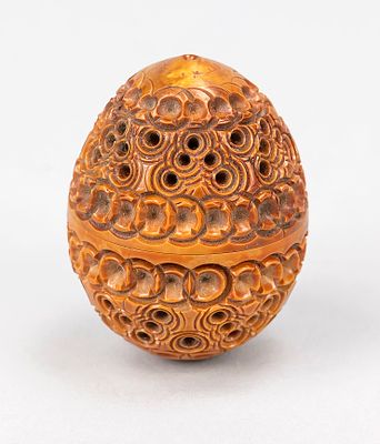 Small screw-top egg flea trap or scent bottle, 19th century, carved coquille nut, openwork 