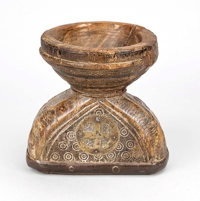 Seed spreader, India, 19th century or older, carved hardwood. Metal fittings in iron and brass. 