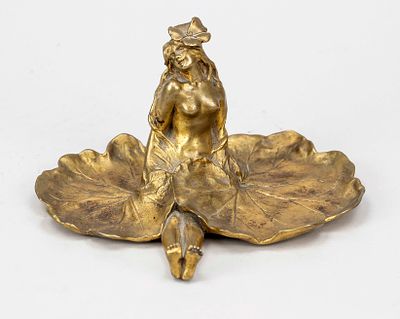 Figurative business card holder, France, circa 1900, bronze. Fully sculpted, bare-breasted 