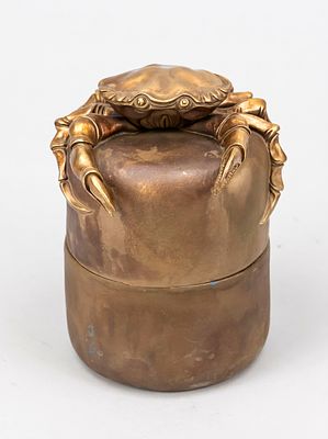 Lidded box with crab, Germany, 2nd half of the 20th century, bronze. Split cylinder with 