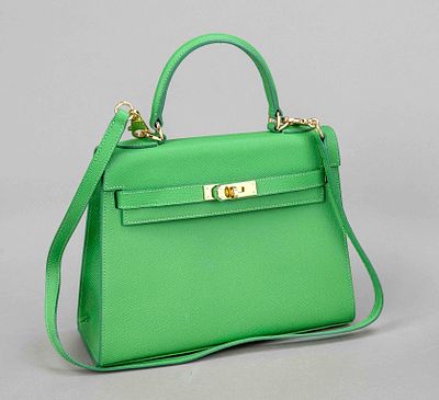 Small Kelly bag style shoulder bag, emerald green textured leather, gold-colored hardware 