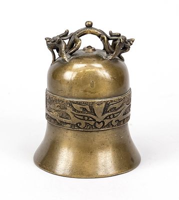 Bell (temple bell), China 19th/20th century, bronze. Decorated with an archaic relief band and 