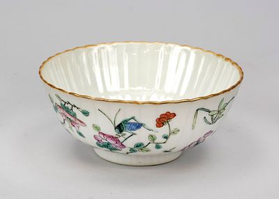 Famille rose bowl, China, probably Republic period. Lobed wall, surrounding decoration with 