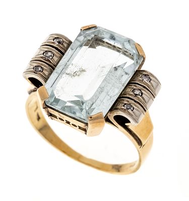 Aquamarine and Diamond Ring, circa 1930, GG 585/000, featuring one emerald-cut faceted 