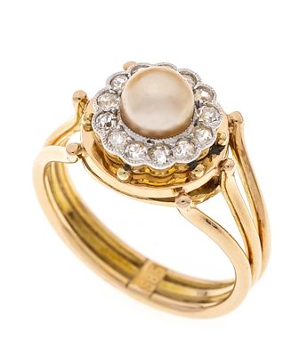 Pearl and diamond ring GG/WG 585/000 with a golden-yellow cultured pearl 5.2 mm and 13 old-cut 