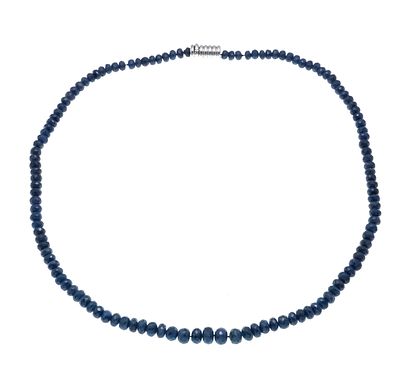 Meissen sapphire necklace with box clasp, 750/000 silver, featuring 126 faceted sapphire 