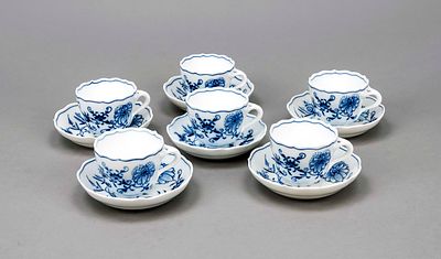 Six mocha cups with saucers, Meissen, 20th century, 1x Knaufschwerter 1850–1924, second-grade 