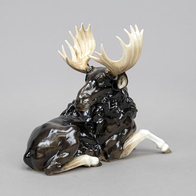 Reclining Moose, Hutschenreuther, Selb, Art Department mark 1955–69, designed by Karl Tutter 