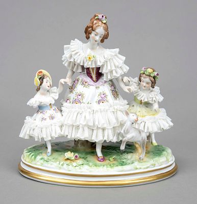 Group of figures, Aelteste Volkstedter Porzellanfabrik, 20th century, elegant lady in a tulle 