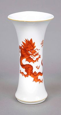 Vase, Meissen, Pfeiffer period (1924–34), Deputat, Red Ming Dragon decoration, yellow rims 