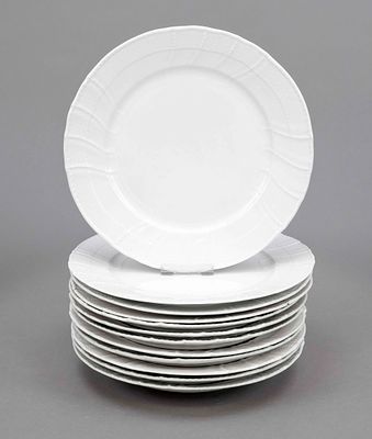 Four shallow and eight deep plates, KPM Berlin, 20th century, second-grade, Neuozier pattern 