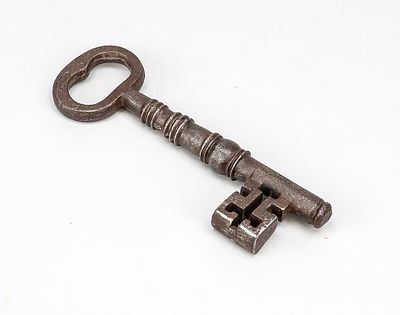 Large key, 18th/19th century, iron. Full-bore. Heavy-duty design, L. 25 cm