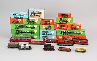 Assortment of M&auml;rklin H0 model trains, mid-20th century. Approx. 15 cars (including 4618, 4002 