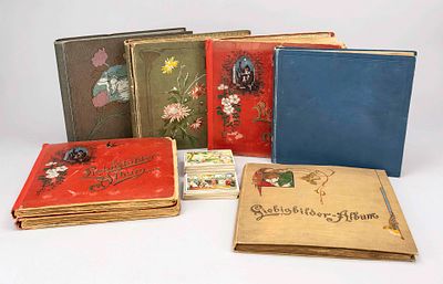 7 albums for or containing Liebig pictures, ca. 1900. 5 albums well-filled, 2 albums empty. 