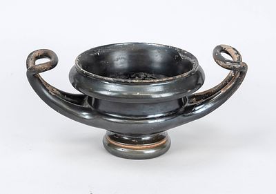Campanian kylix with handles, from southern Italy, 400 BCE, reddish ceramic with a black glossy 