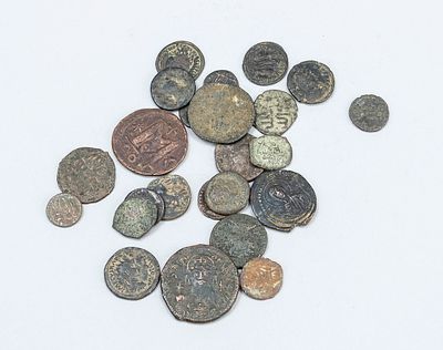 Assortment of ancient coins, copper alloys. Including Roman, Byzantine, and similar. Mostly 