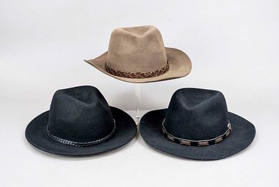3 hats, various brands (Angelo Litrico, Mayser, Canda), wool, one model in khaki, 2 in black 