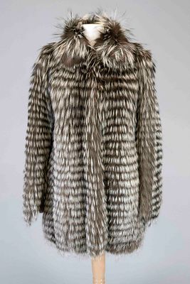 Short coat, silver fox, partially cut with a striped texture, coat collar, fastened with 
