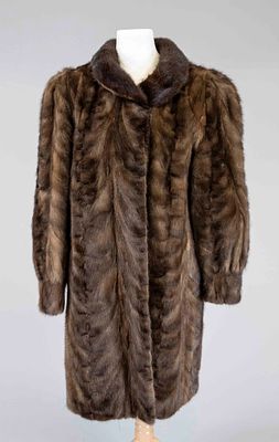 Vintage mink coat, coffee-brown iridescent textured mink, round collar made of darker fur 