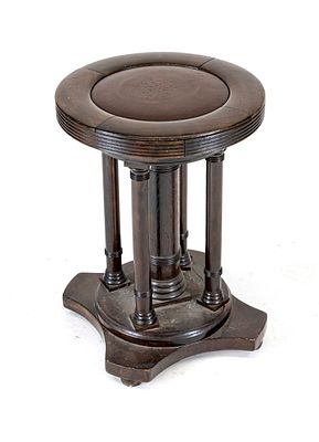 Piano stool, circa 1900, walnut, height-adjustable, H. 50 cm, D. 36 cm